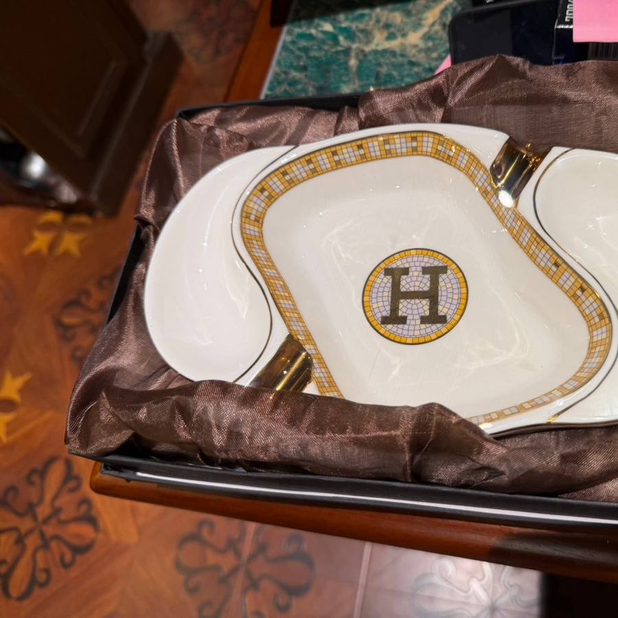 H菸灰缸
